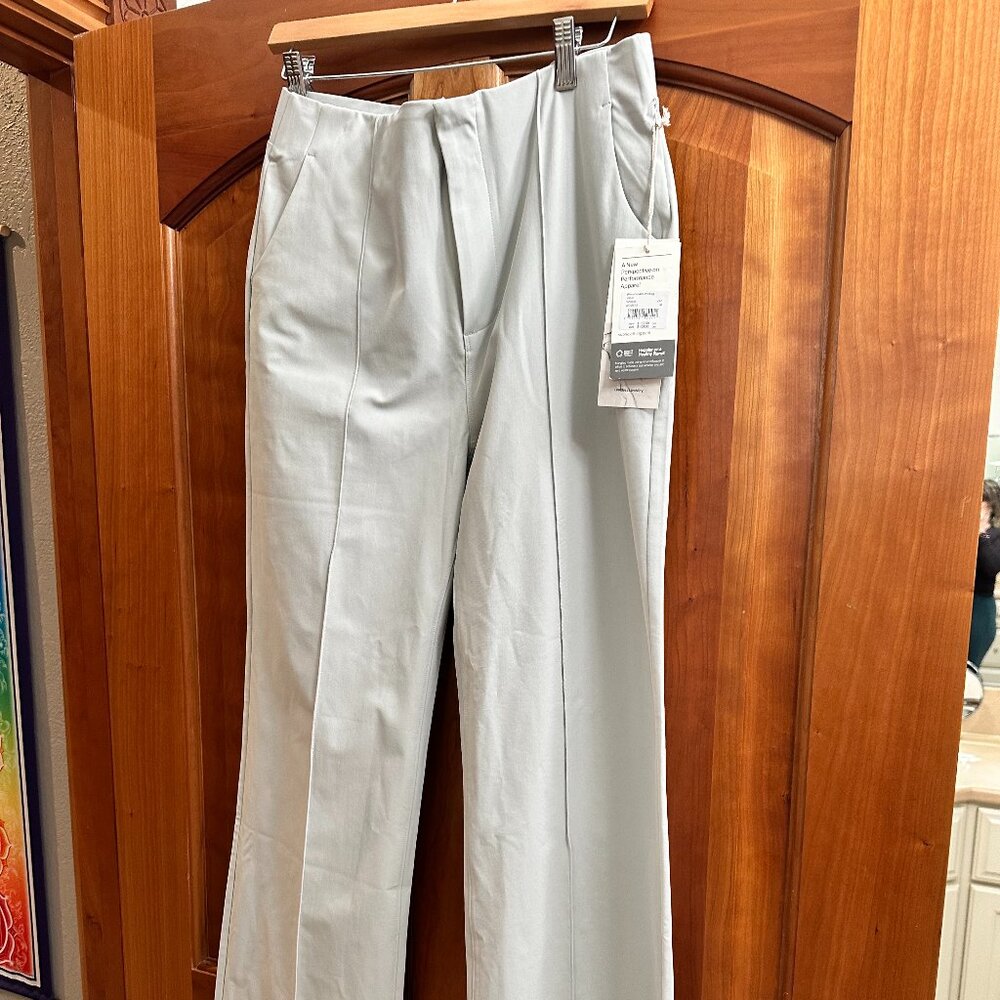 Vuori womens Meta wideleg pant - Vapor - Medium
